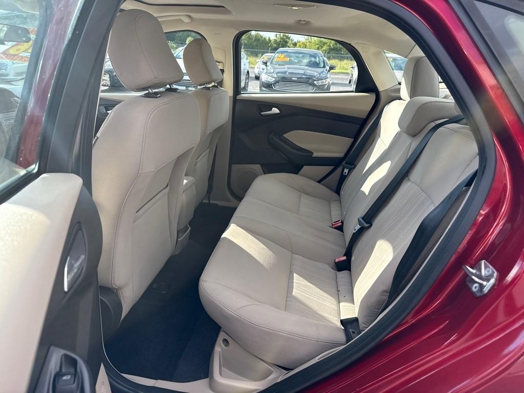 Ford Focus SE Sedan 2016