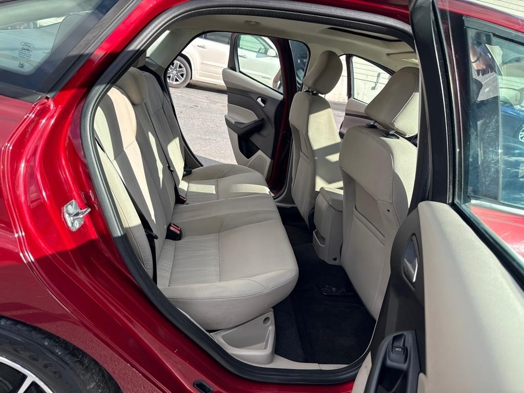 Ford Focus SE Sedan 2016