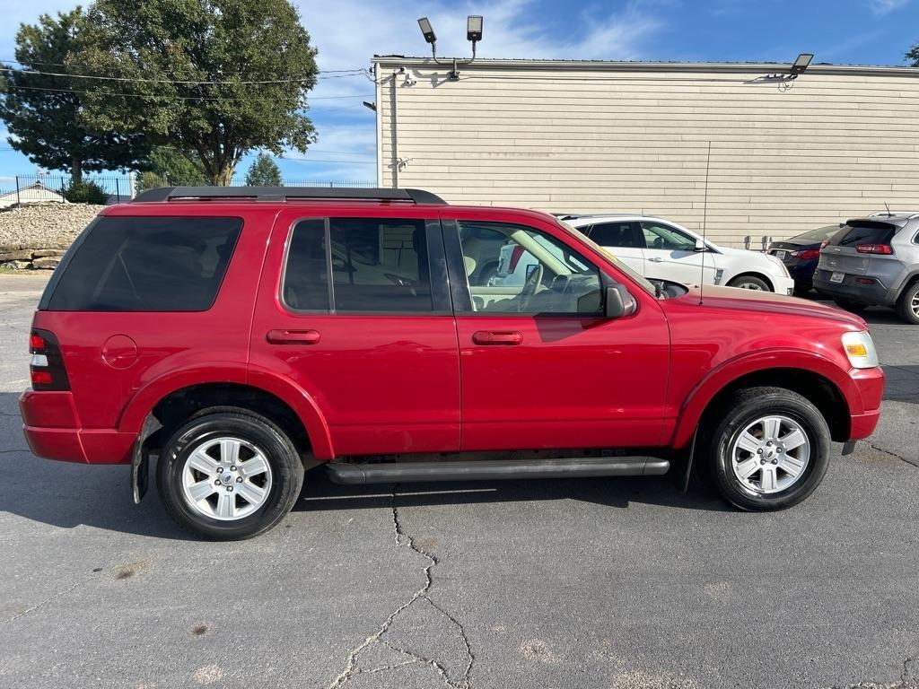Ford Explorer XLT 4.0L 4WD 2010