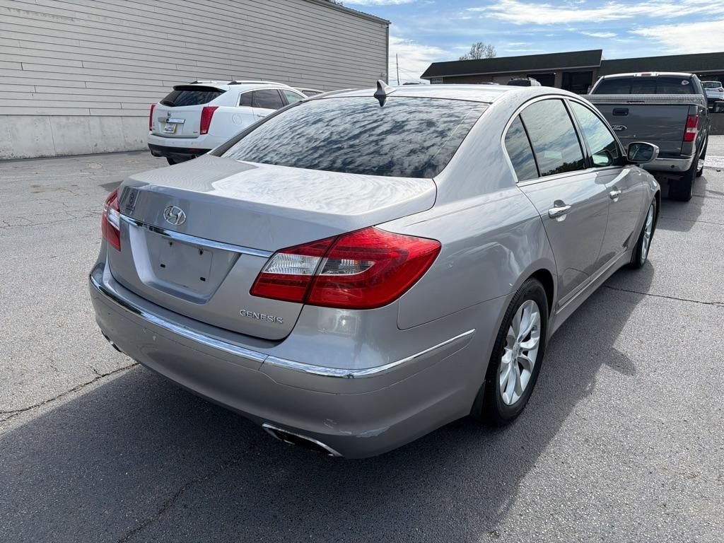 Hyundai Genesis 3.8L 2012