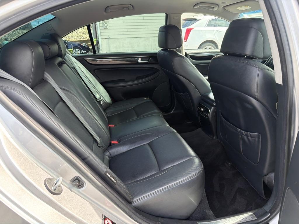 Hyundai Genesis 3.8L 2012