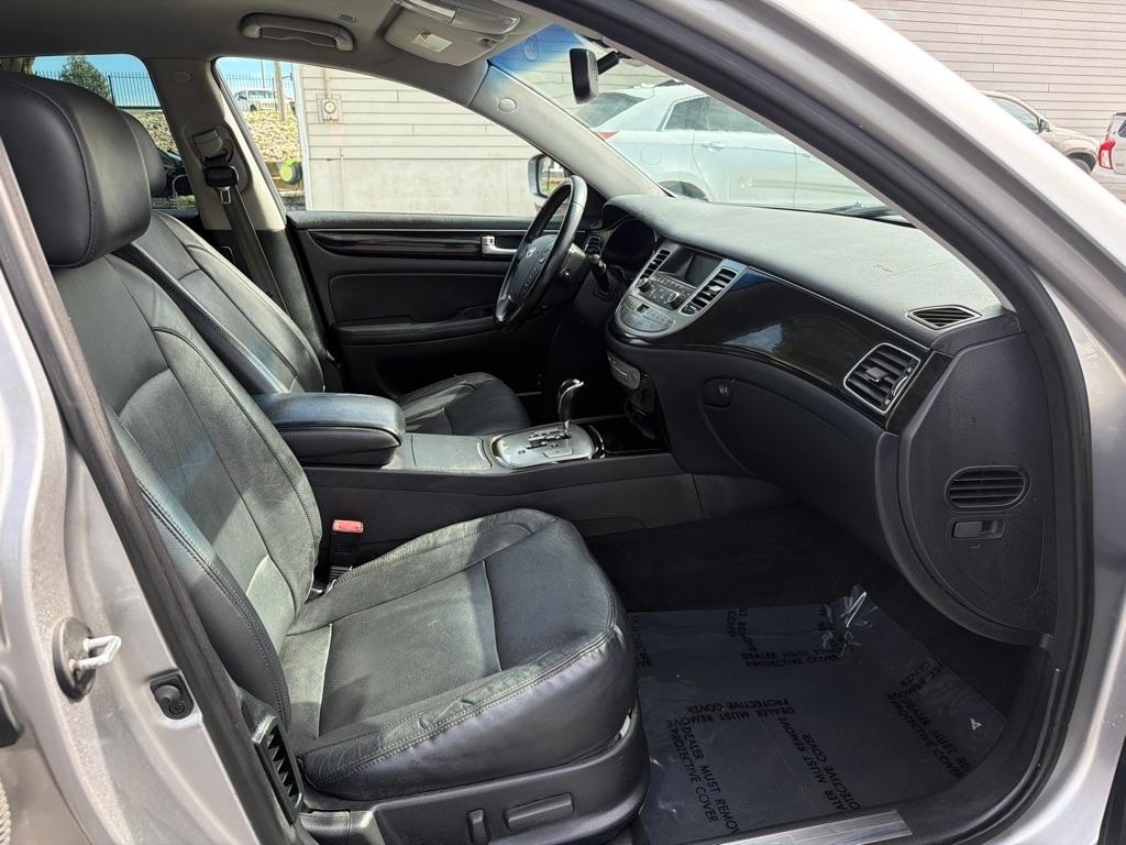 Hyundai Genesis 3.8L 2012