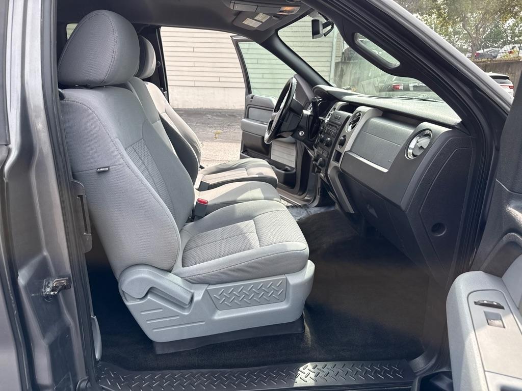 Ford F-150 XLT SuperCab 8-ft. Bed 4WD 2011