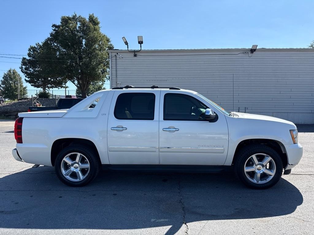 Chevrolet Avalanche LTZ 2WD 2012