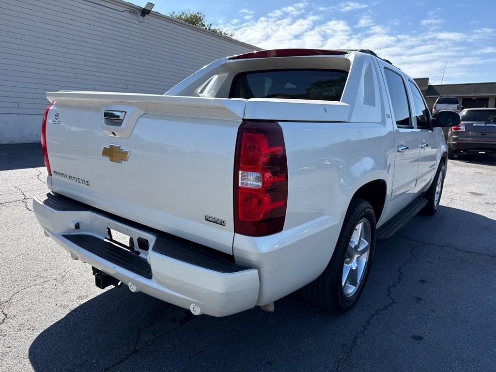 Chevrolet Avalanche LTZ 2WD 2012