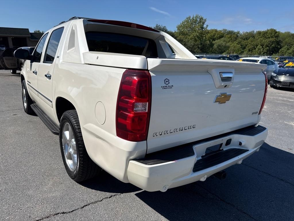 Chevrolet Avalanche LTZ 2WD 2012