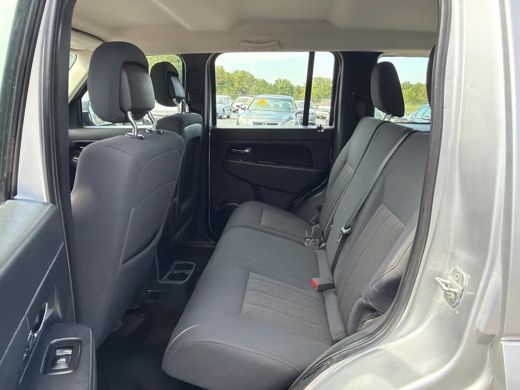 Jeep Liberty Sport 4WD 2012