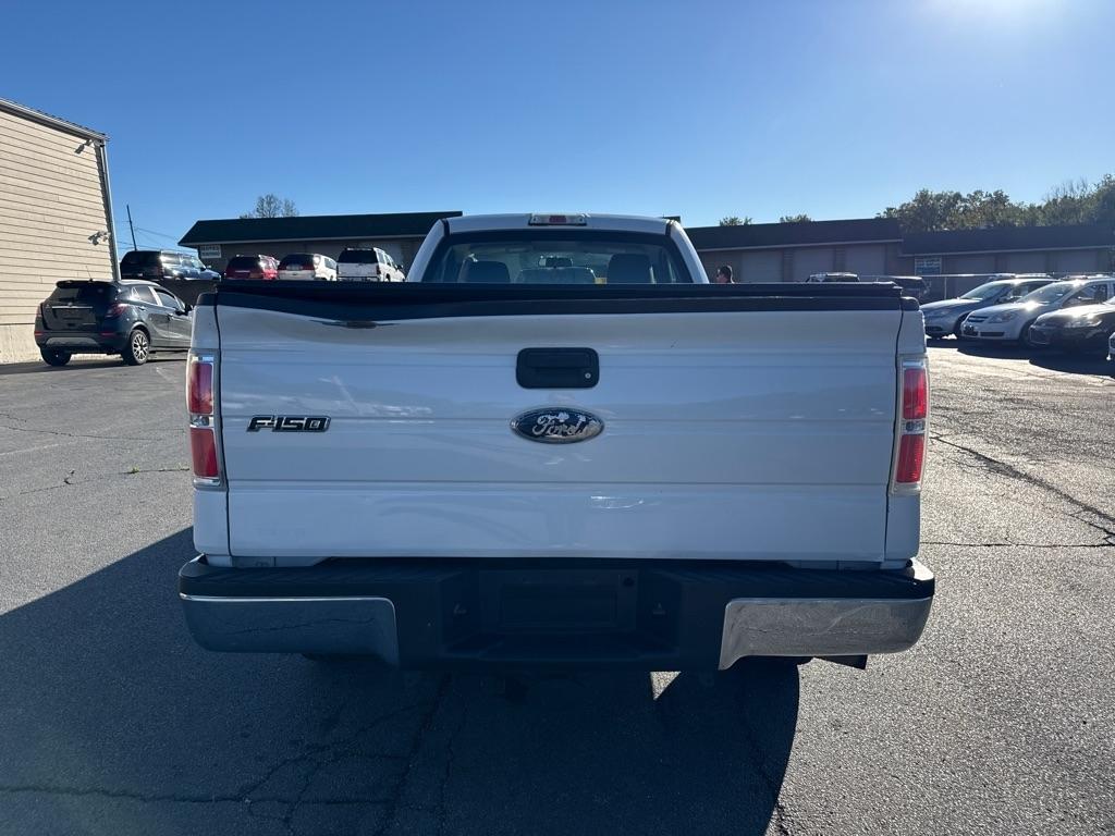 Ford F-150 XL 8-ft. Bed 2WD 2010