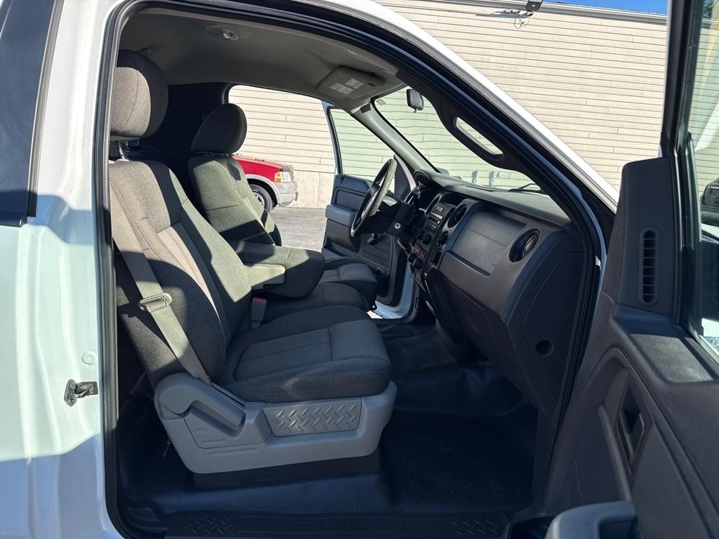 Ford F-150 XL 8-ft. Bed 2WD 2010
