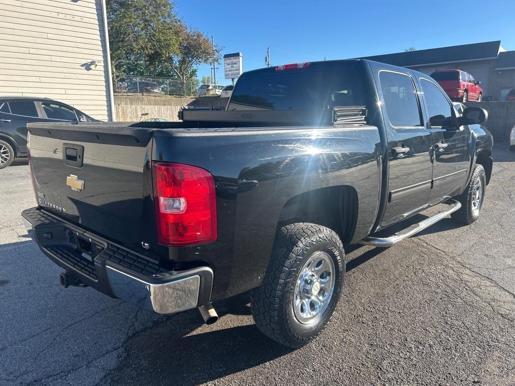Chevrolet Silverado 1500 LS Crew Cab Short Box 2WD 2011