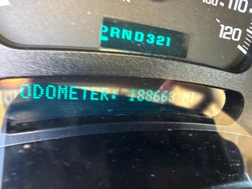 Chevrolet Suburban 1500 2WD 2003