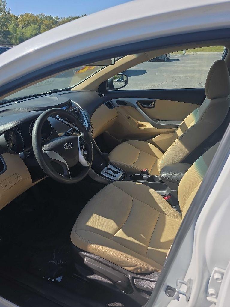 Hyundai Elantra GLS A/T 2012