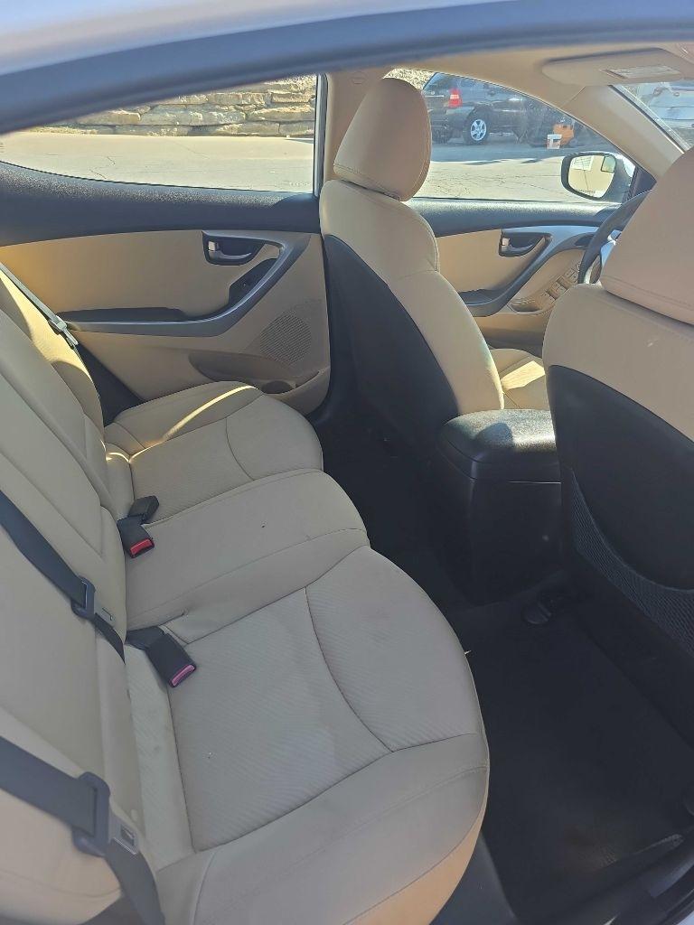 Hyundai Elantra GLS A/T 2012