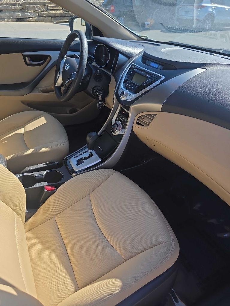 Hyundai Elantra GLS A/T 2012