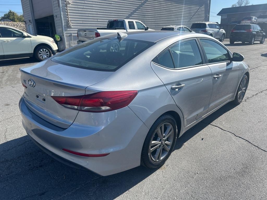 Hyundai Elantra Value Edition 6A 2017
