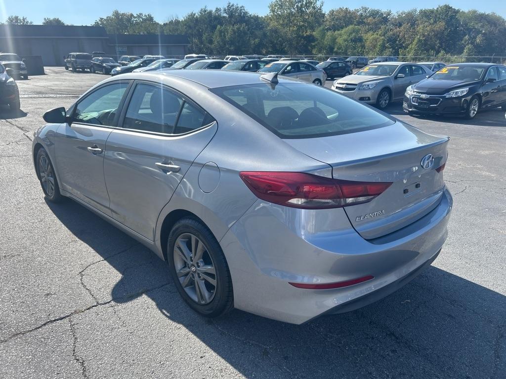 Hyundai Elantra Value Edition 6A 2017