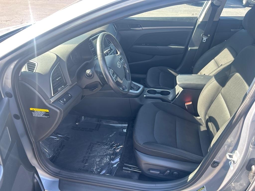 Hyundai Elantra Value Edition 6A 2017