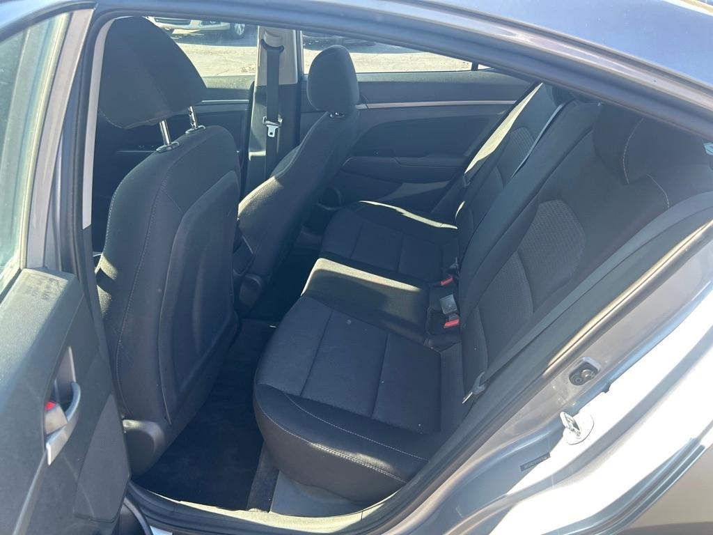 Hyundai Elantra Value Edition 6A 2017