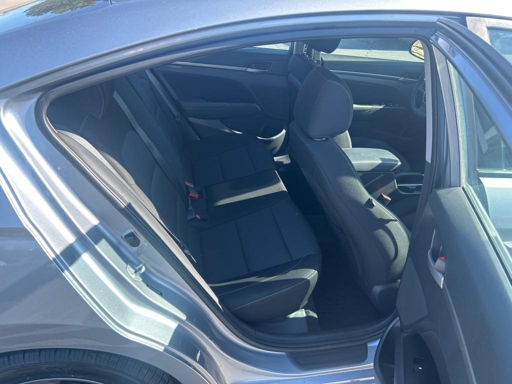 Hyundai Elantra Value Edition 6A 2017