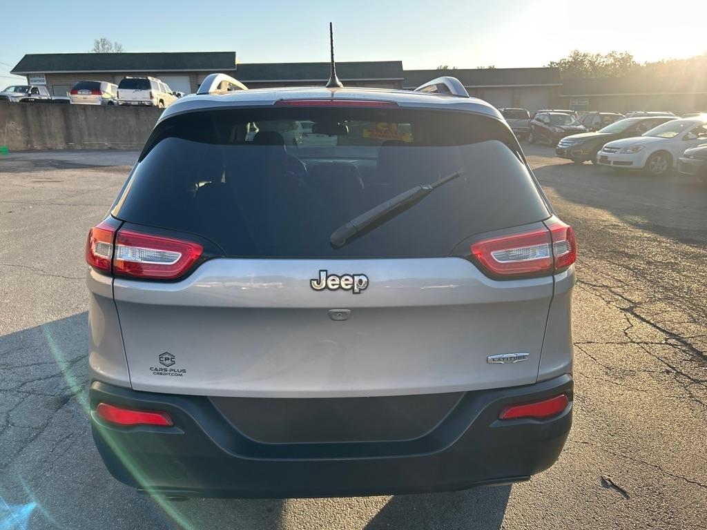 Jeep Cherokee Latitude FWD 2015