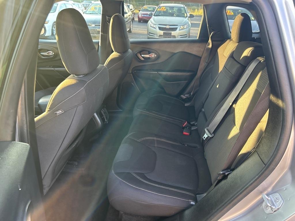 Jeep Cherokee Latitude FWD 2015