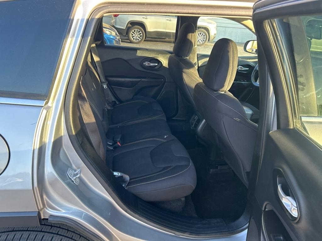 Jeep Cherokee Latitude FWD 2015
