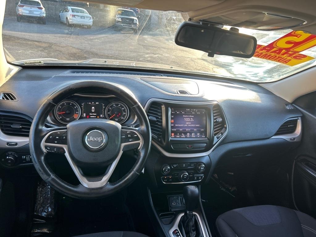 Jeep Cherokee Latitude FWD 2015