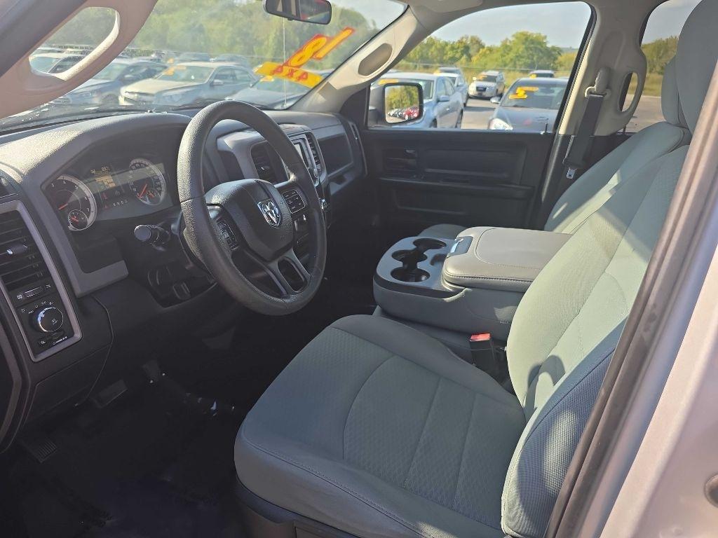 RAM 1500 Tradesman Quad Cab 4WD 2018