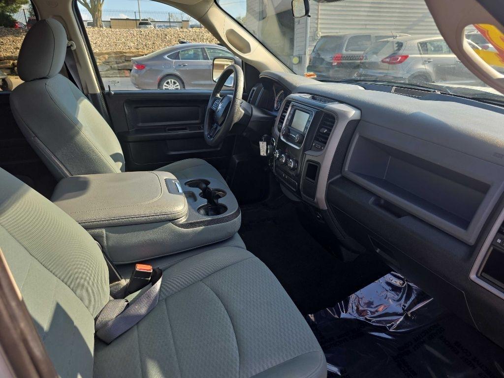 RAM 1500 Tradesman Quad Cab 4WD 2018