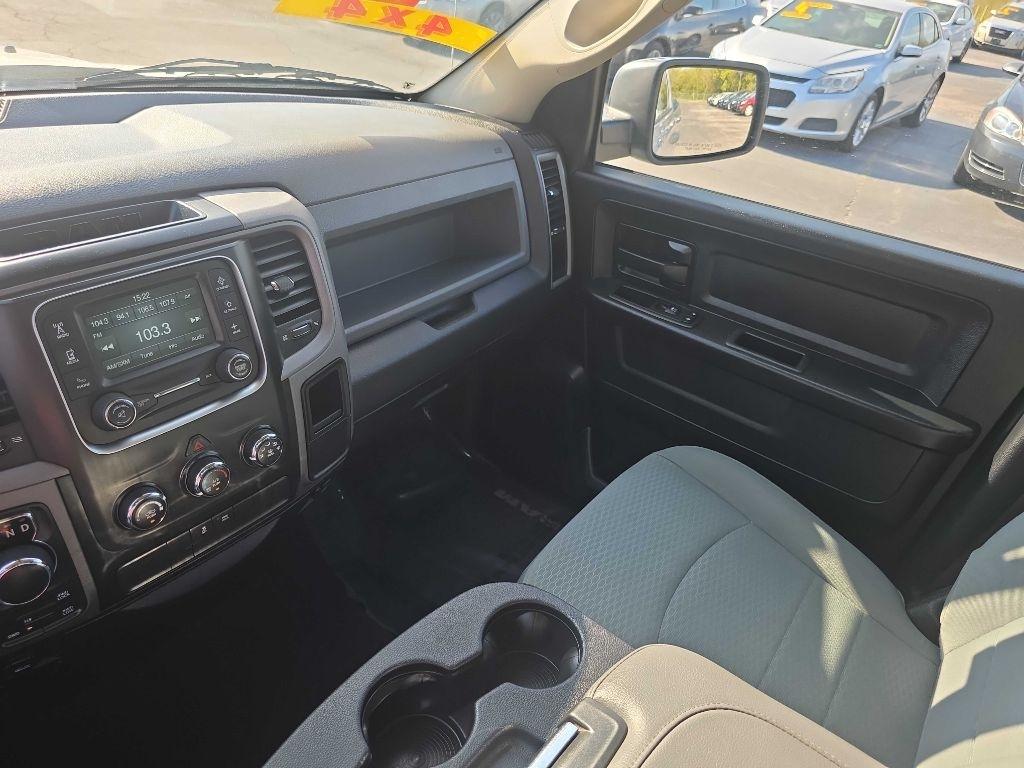 RAM 1500 Tradesman Quad Cab 4WD 2018
