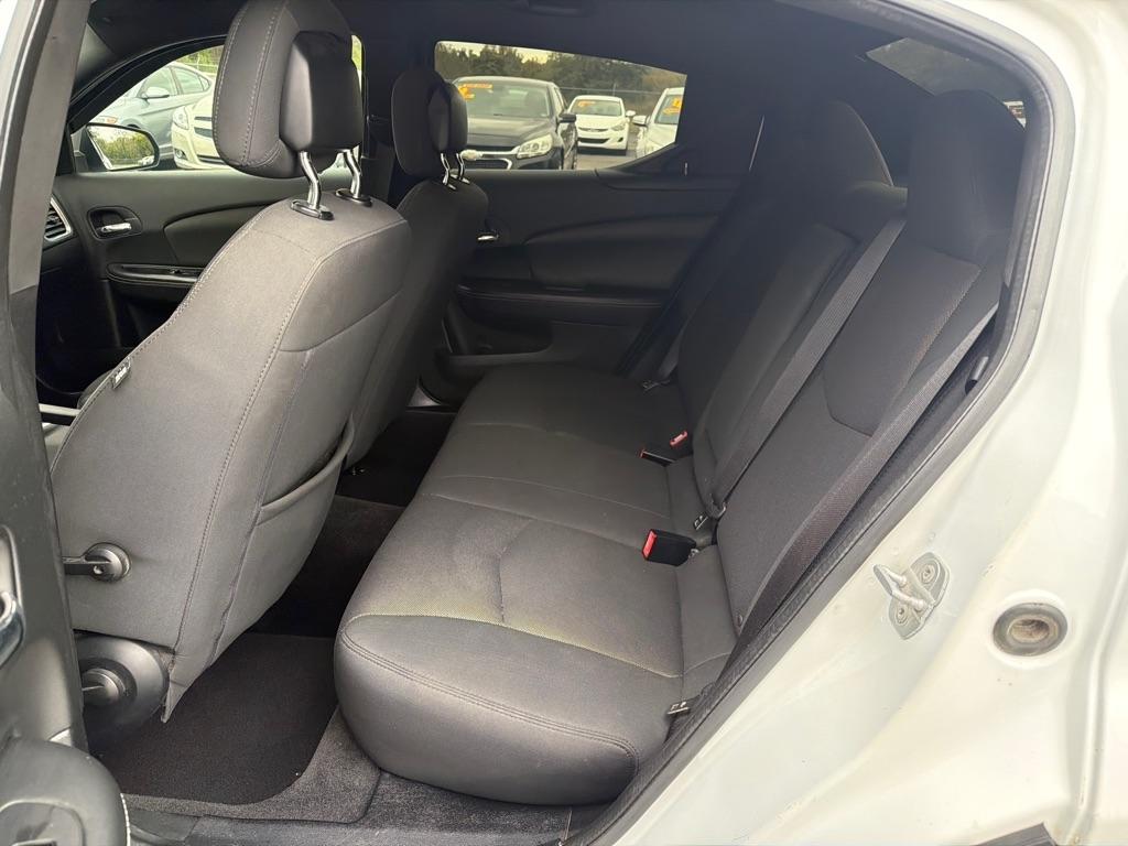 Dodge Avenger Base 2012