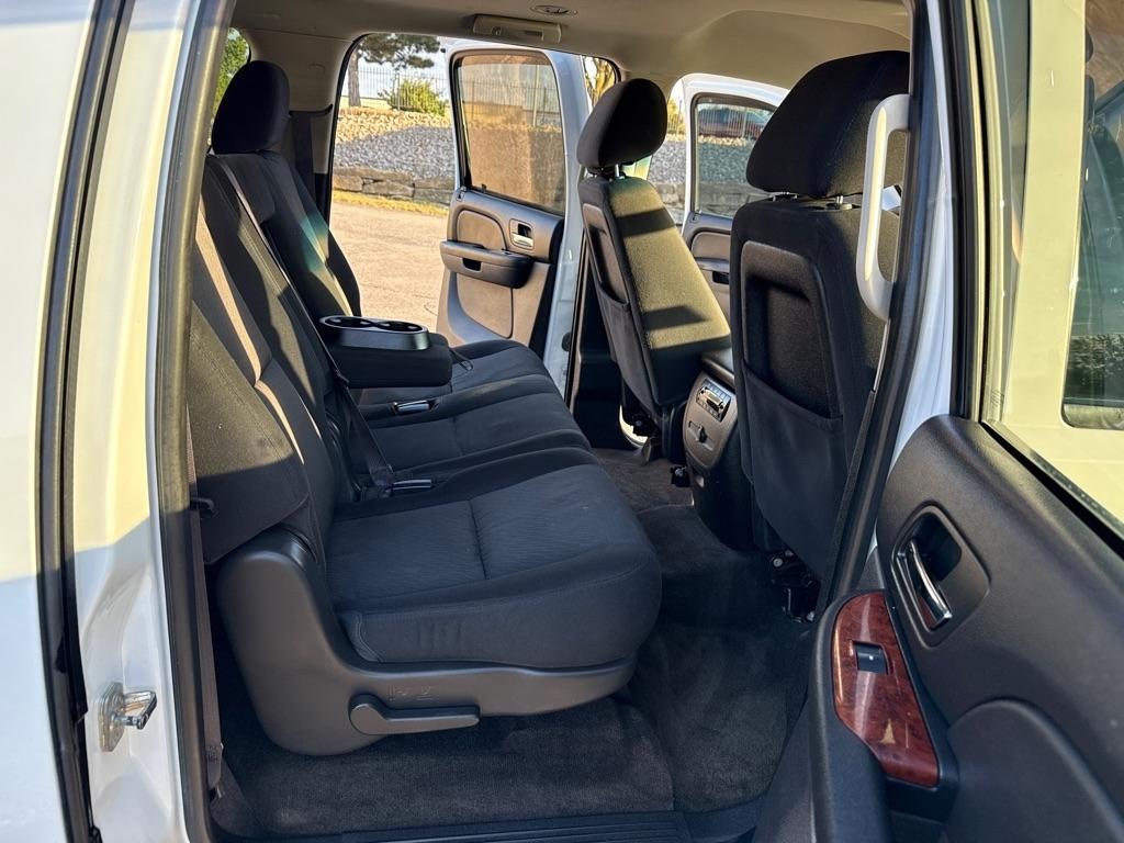 Chevrolet Suburban LS 1500 2WD 2014