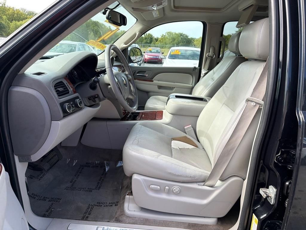 Chevrolet Suburban LTZ 1500 4WD 2011