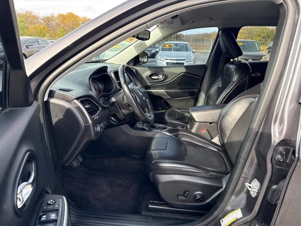 Jeep Cherokee Latitude Plus FWD 2019