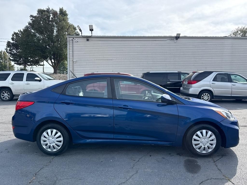 Hyundai Accent SE 4-Door 6A 2016