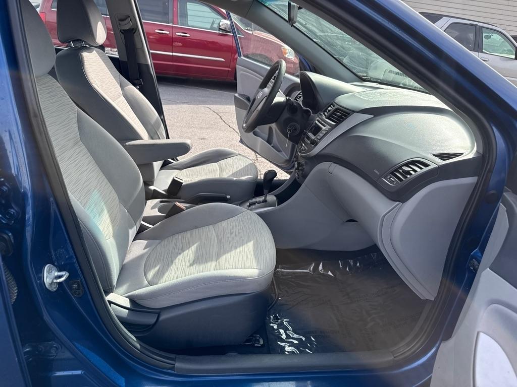 Hyundai Accent SE 4-Door 6A 2016