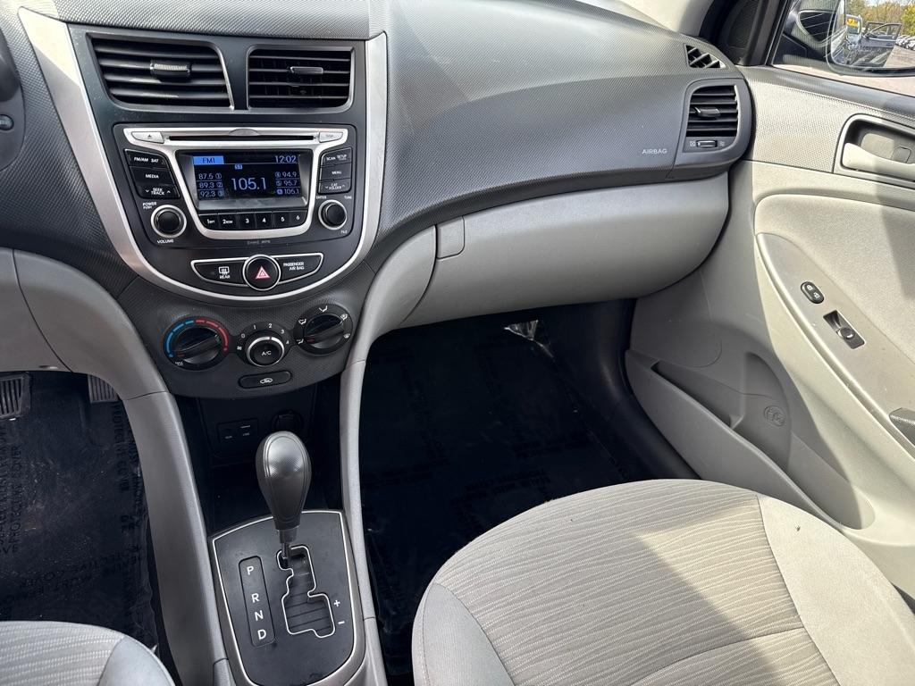 Hyundai Accent SE 4-Door 6A 2016
