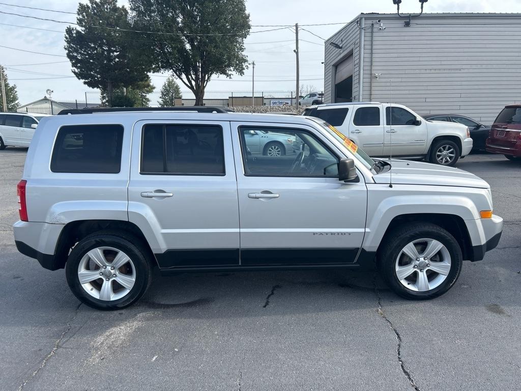 Jeep Patriot Latitude 2WD 2012