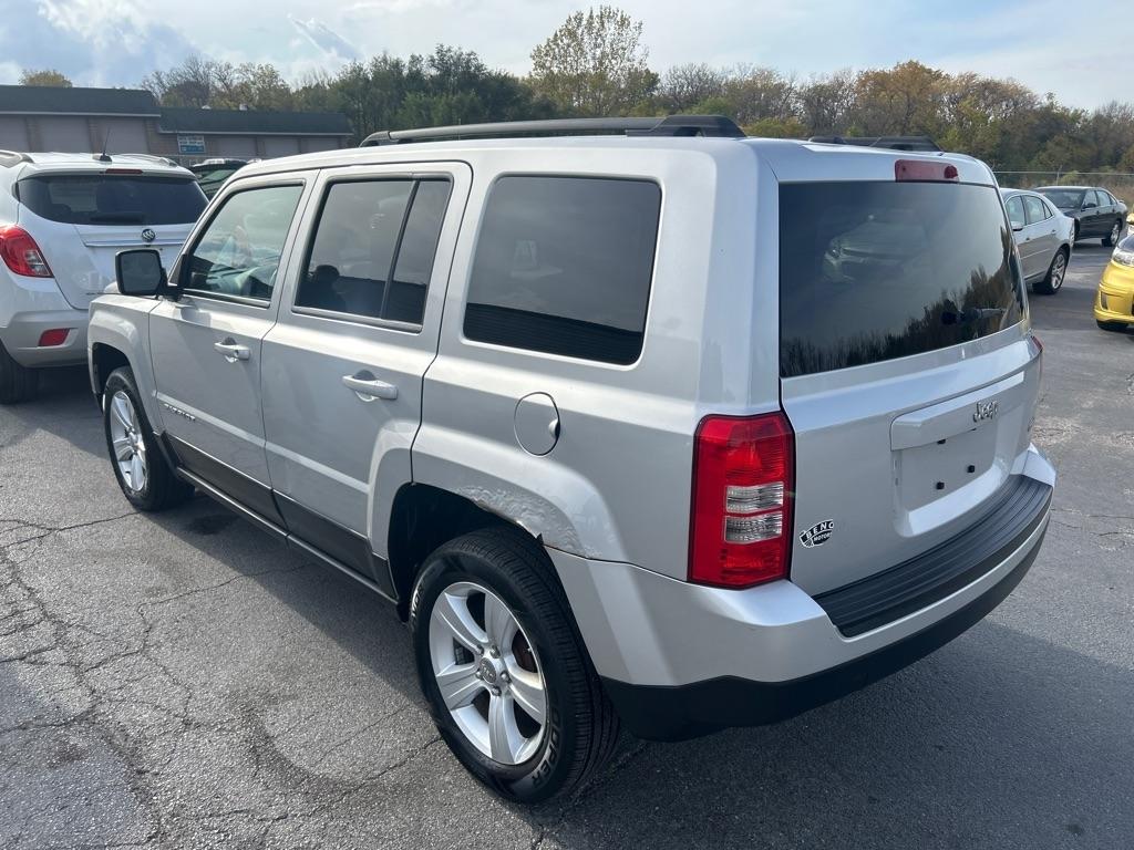 Jeep Patriot Latitude 2WD 2012