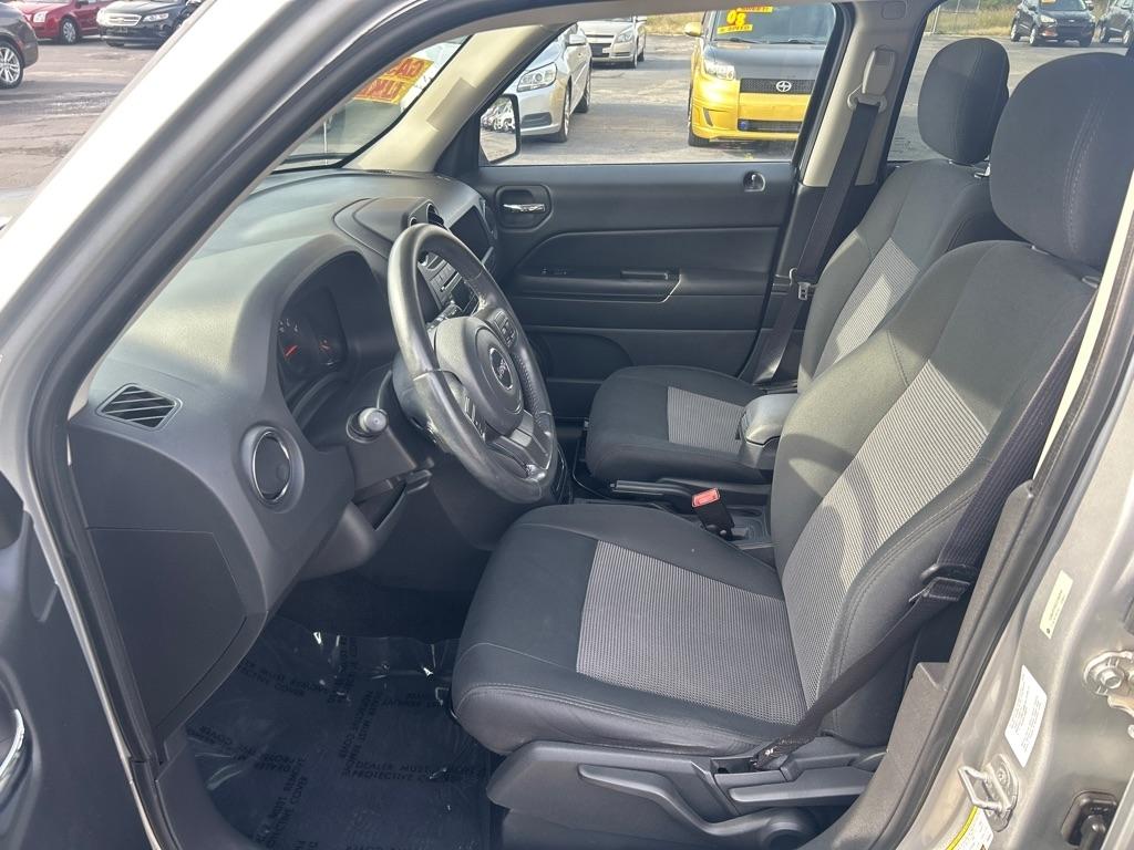 Jeep Patriot Latitude 2WD 2012