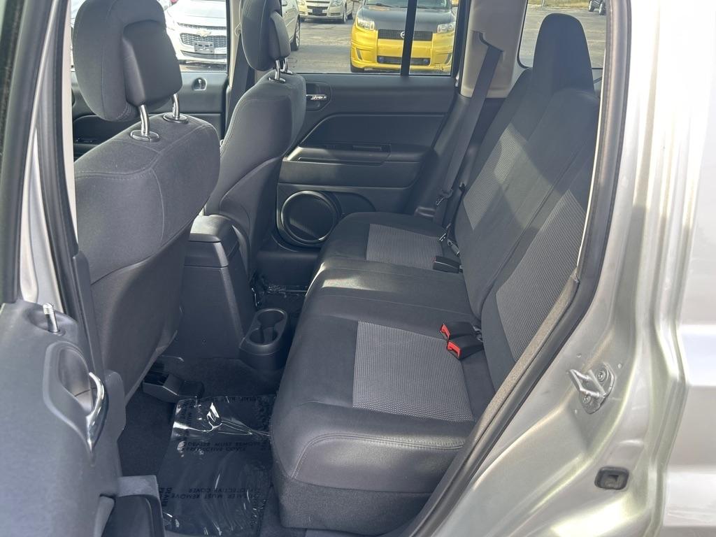 Jeep Patriot Latitude 2WD 2012