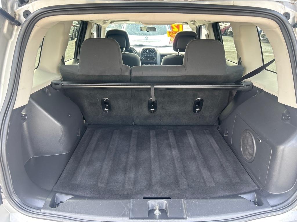 Jeep Patriot Latitude 2WD 2012