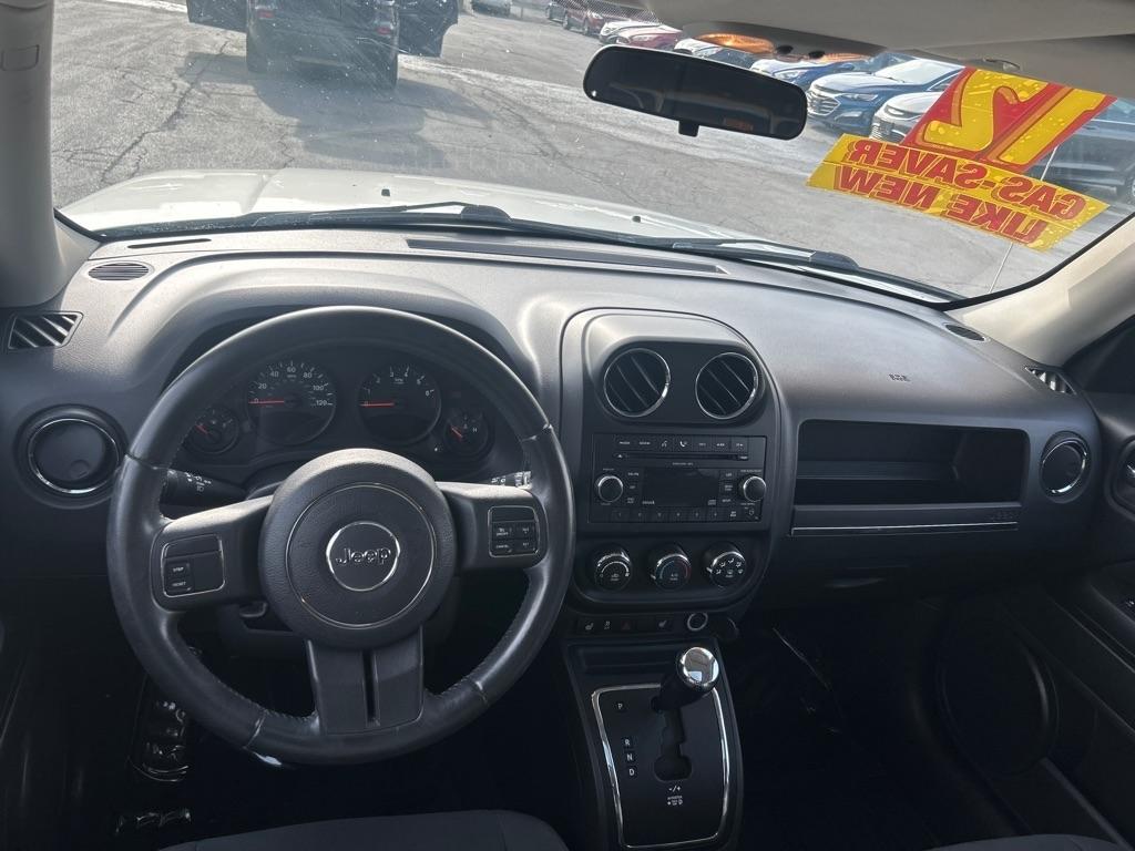 Jeep Patriot Latitude 2WD 2012