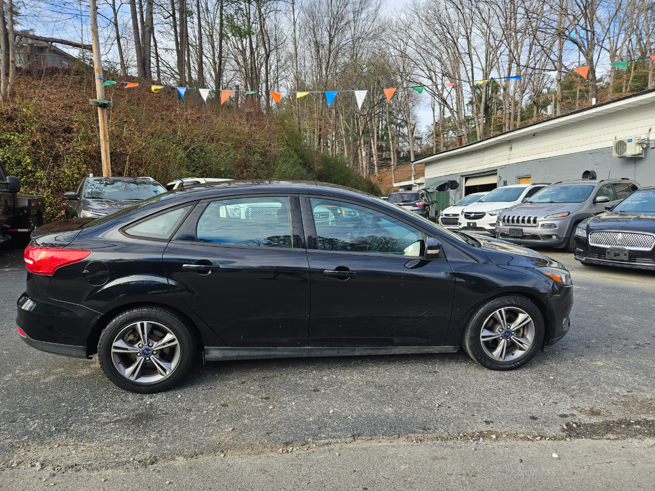 Ford Focus SE Sedan 2017