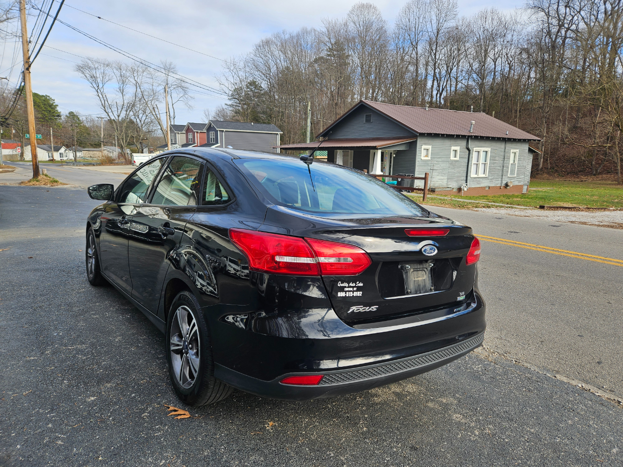 Ford Focus SE Sedan 2017