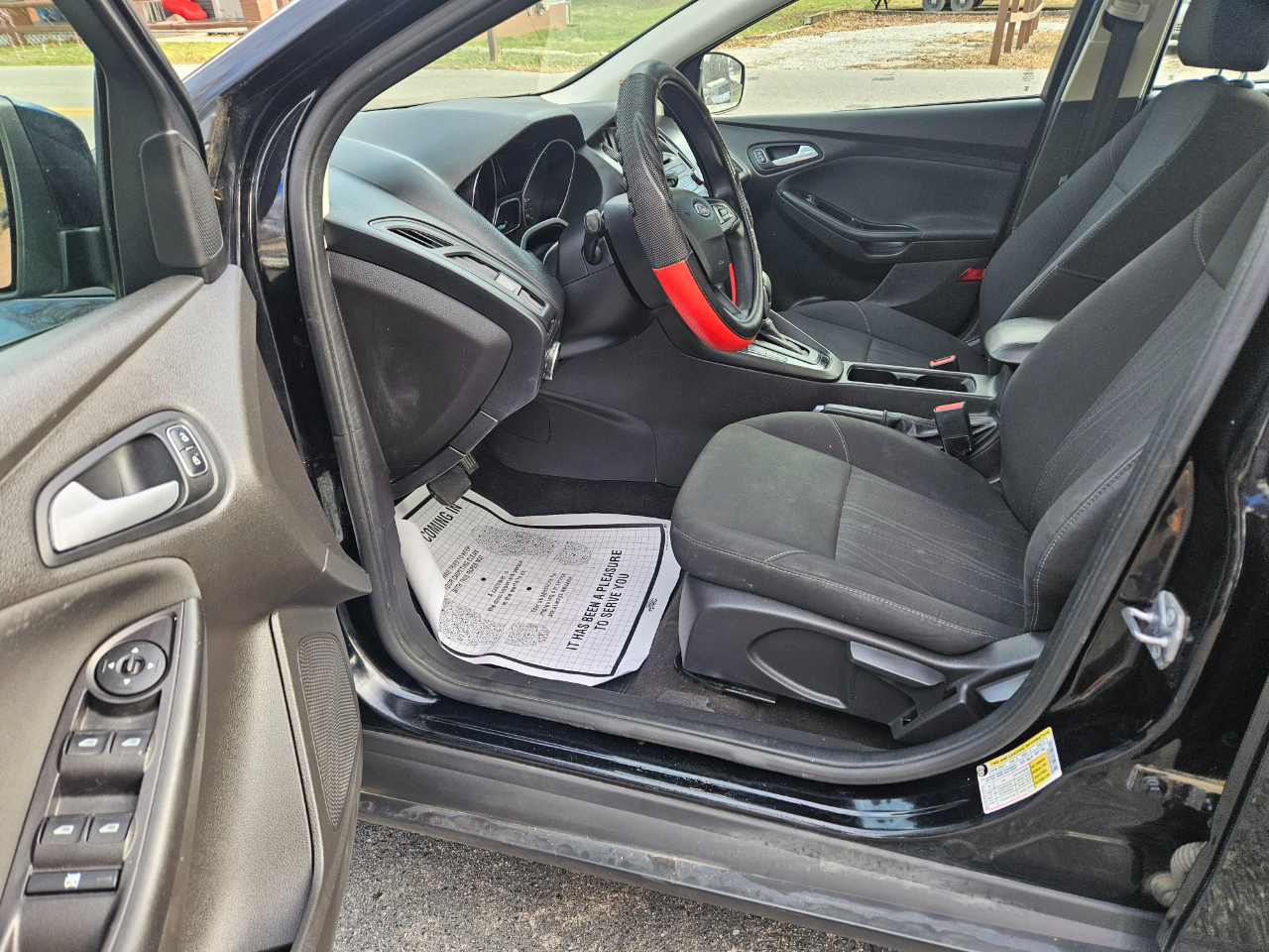 Ford Focus SE Sedan 2017