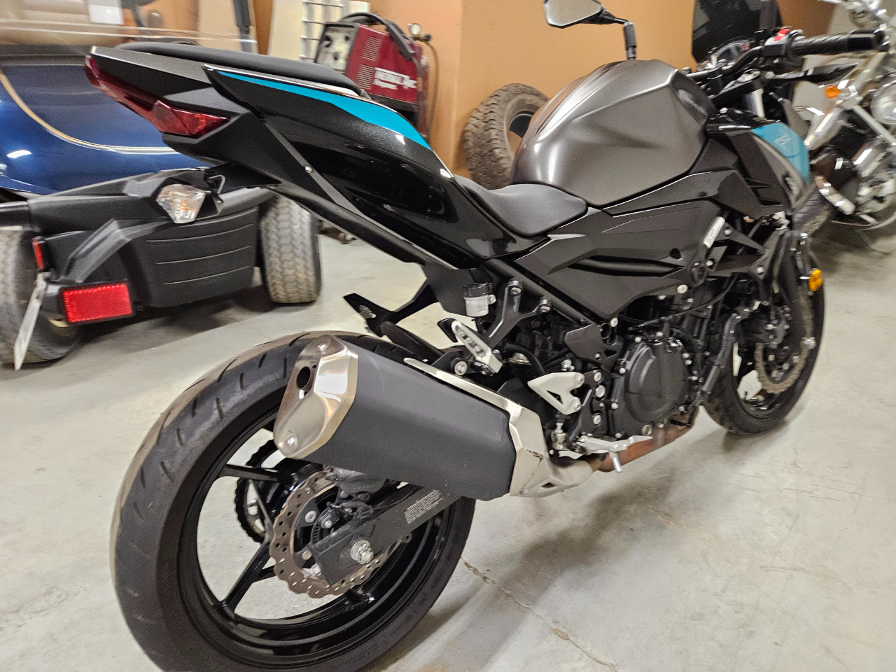 Kawasaki ER400 D  2023