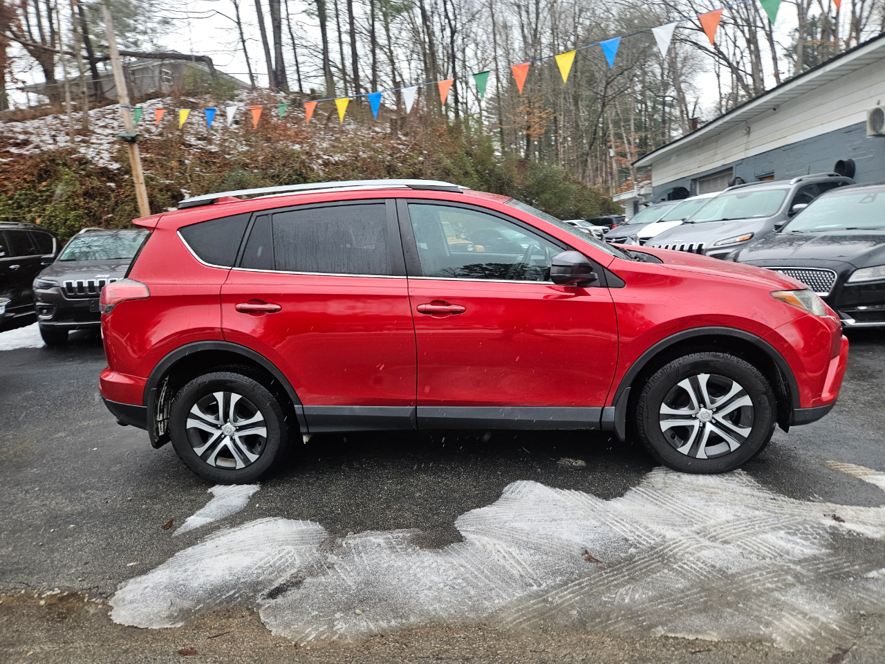 Toyota RAV4 LE AWD 2017