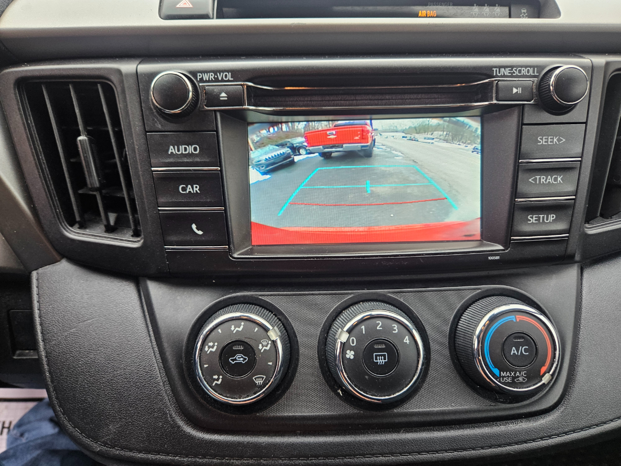 Toyota RAV4 LE AWD 2017