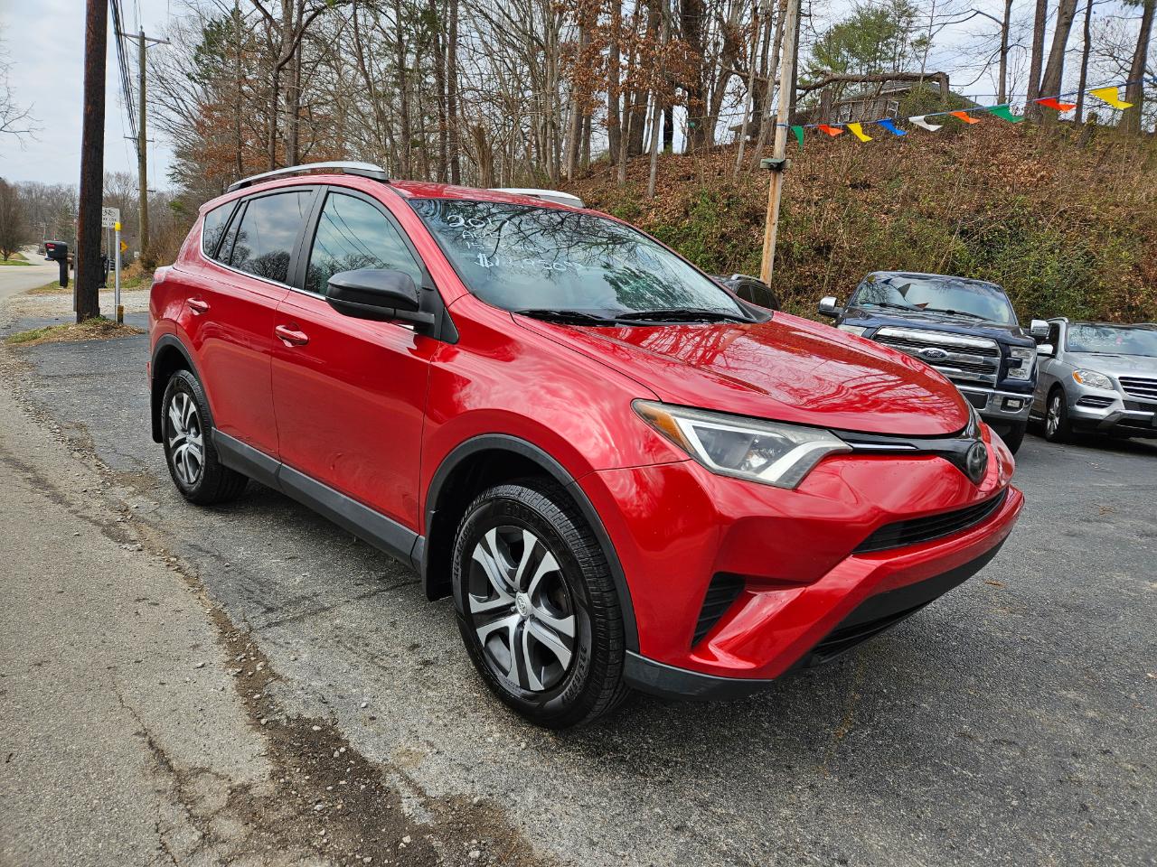 Toyota RAV4 LE AWD 2017